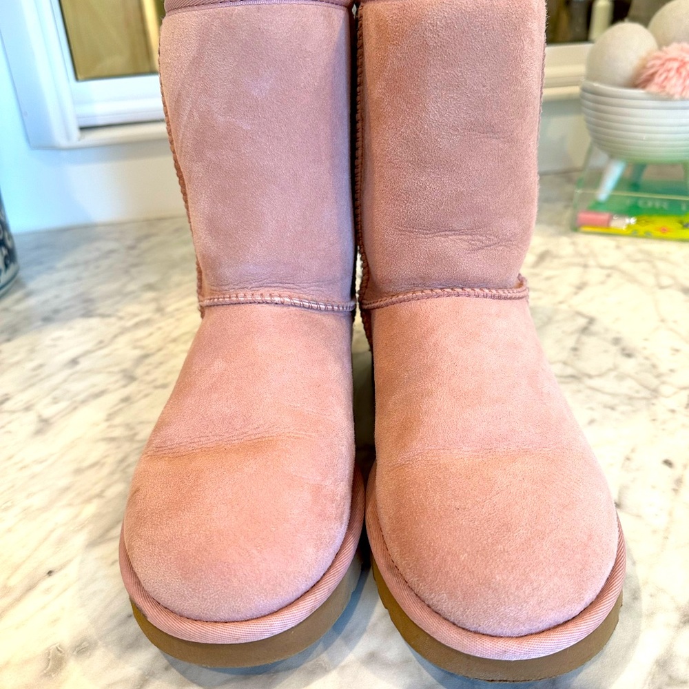 Classic short Ugg boots